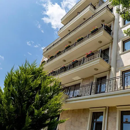 Rabi Park Aparthotel *